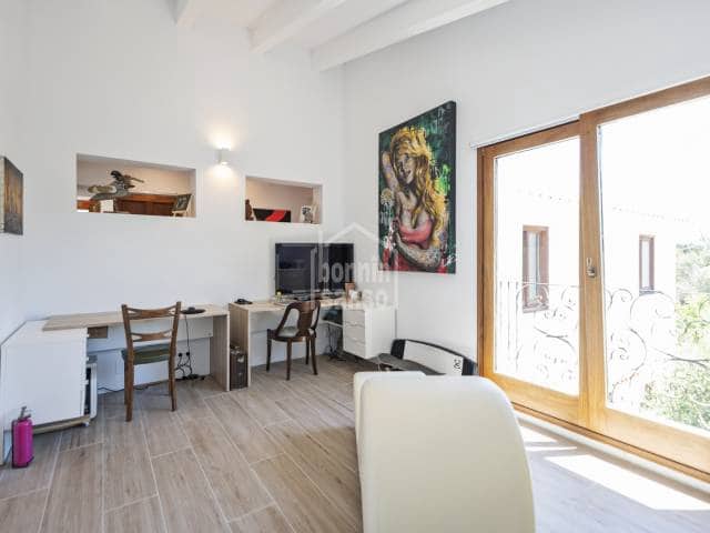 4 sypialnia Willa na sprzedaż w Es Castell z basenem - 690 000 € (Ref: 9889344)