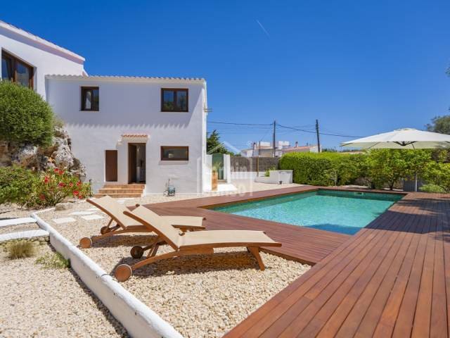 4 sypialnia Willa na sprzedaż w Es Castell z basenem - 695 000 € (Ref: 9889344)