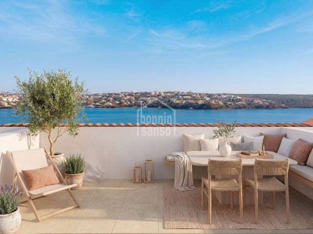2 sovrum Strandlägenhet till salu i Es Castell med pool - 430 000 € (Ref: 9897363)