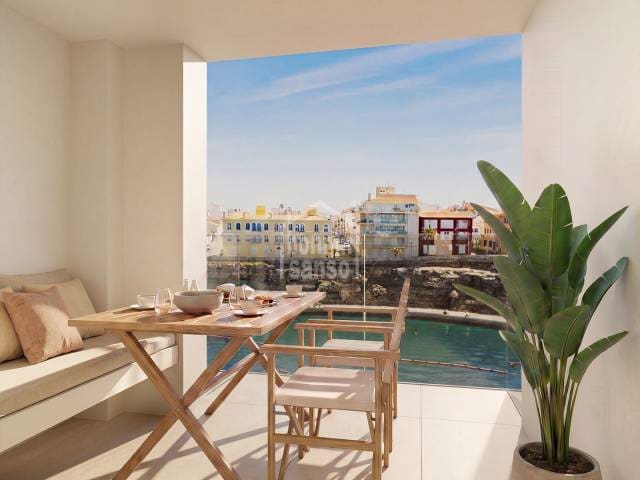 3 quarto Apartamento de Praia para venda em Es Castell com piscina - 360 000 € (Ref: 9897370)