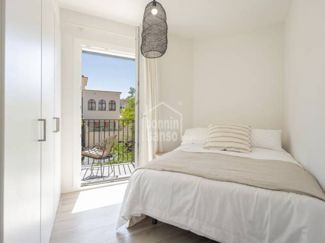 4 bedroom Flat for sale in Mahon / Mao with garage - € 495,000 (Ref: 9911808)