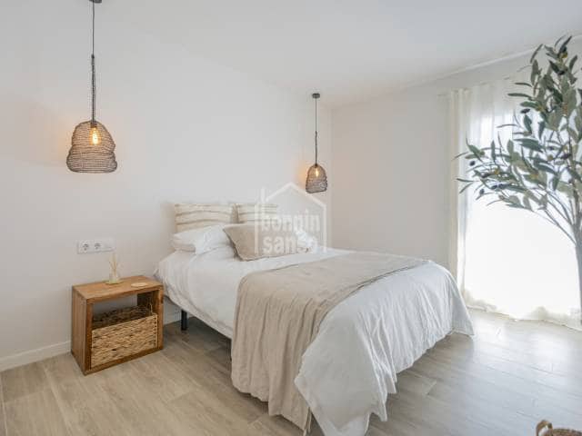 4 bedroom Flat for sale in Mahon / Mao with garage - € 495,000 (Ref: 9911808)
