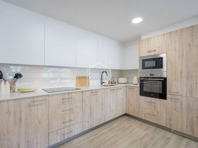 4 bedroom Flat for sale in Mahon / Mao with garage - € 495,000 (Ref: 9911808)