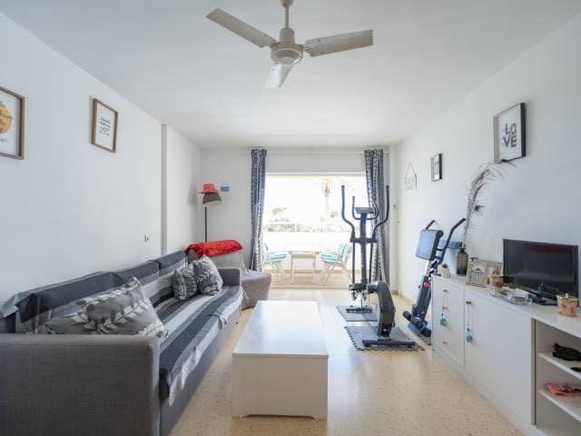 2 soveværelse Strandlejlighed til salg i El Migjorn Gran / Es Migjorn Gran med swimmingpool - € 425.000 (Ref: 9932122)