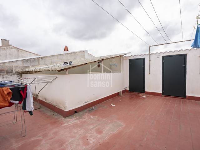 8 bedroom Flat for sale in Mahon / Mao - € 775,000 (Ref: 9934910)