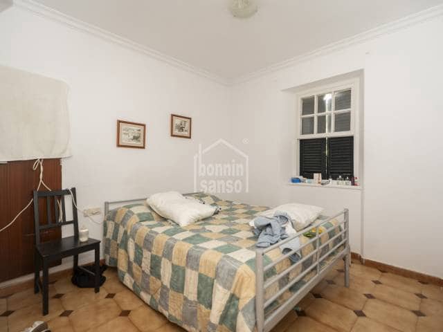 8 bedroom Flat for sale in Mahon / Mao - € 775,000 (Ref: 9934910)