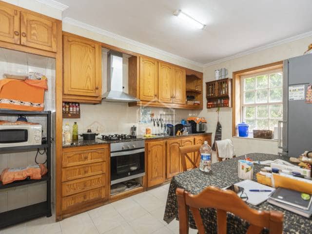 8 bedroom Flat for sale in Mahon / Mao - € 775,000 (Ref: 9934910)