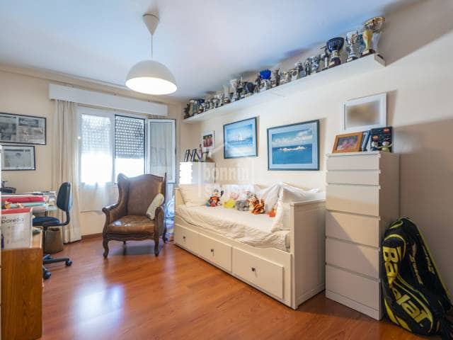 4 Zimmer Wohnung zu verkaufen in Mahon / Mao mit Pool Garage - 630.000 € (Ref: 9936671)