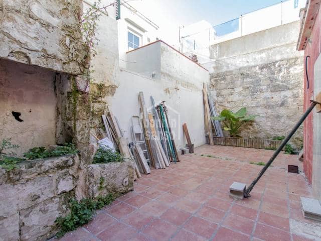 4 soveværelse Penthouse til salg i Es Castell - € 299.000 (Ref: 9939099)