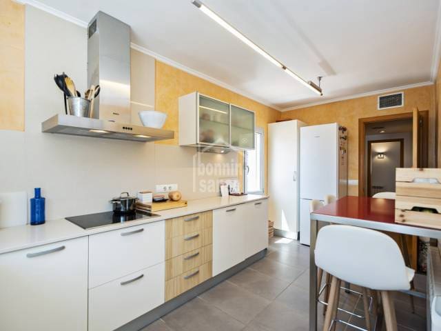 4 Zimmer Villa zu verkaufen in Es Castell mit Pool Garage - 1.100.000 € (Ref: 9950121)