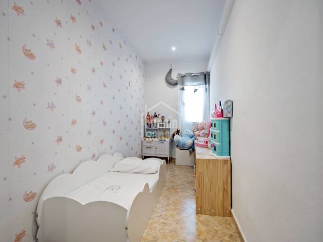 2 soveværelse Lejlighed til salg i Es Castell - € 295.000 (Ref: 9958814)