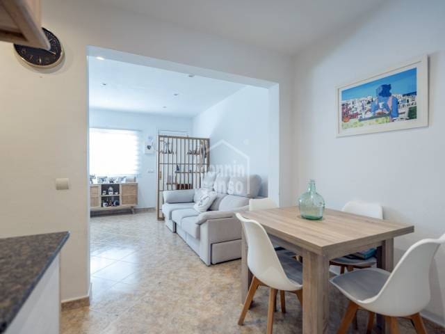 2 soveværelse Lejlighed til salg i Es Castell - € 295.000 (Ref: 9958814)