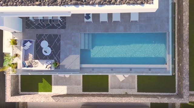 Chalet de 3 habitaciones en Callao Salvaje - Playa Paraíso, Adeje en venta con piscina garaje - 1.720.000 € (Ref: 10034382)