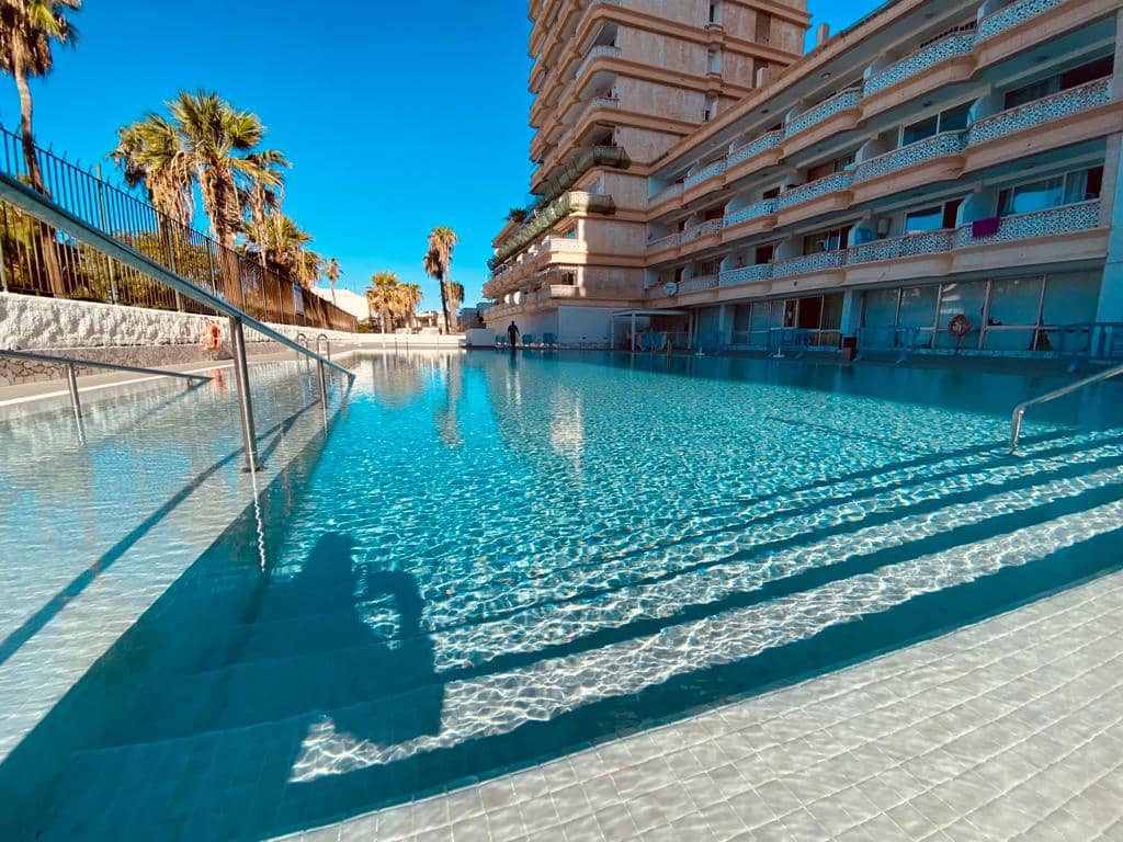 1 sypialnia Apartament na sprzedaż w Playa de las Americas z basenem - 275 000 € (Ref: 10073131)