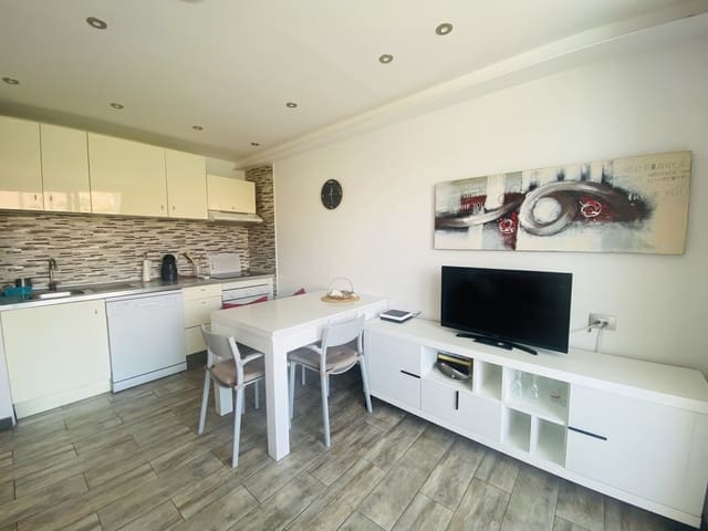 Apartamento de 1 habitación en Playa de las Americas, Arona en venta con piscina - 275.000 € (Ref: 10073131)