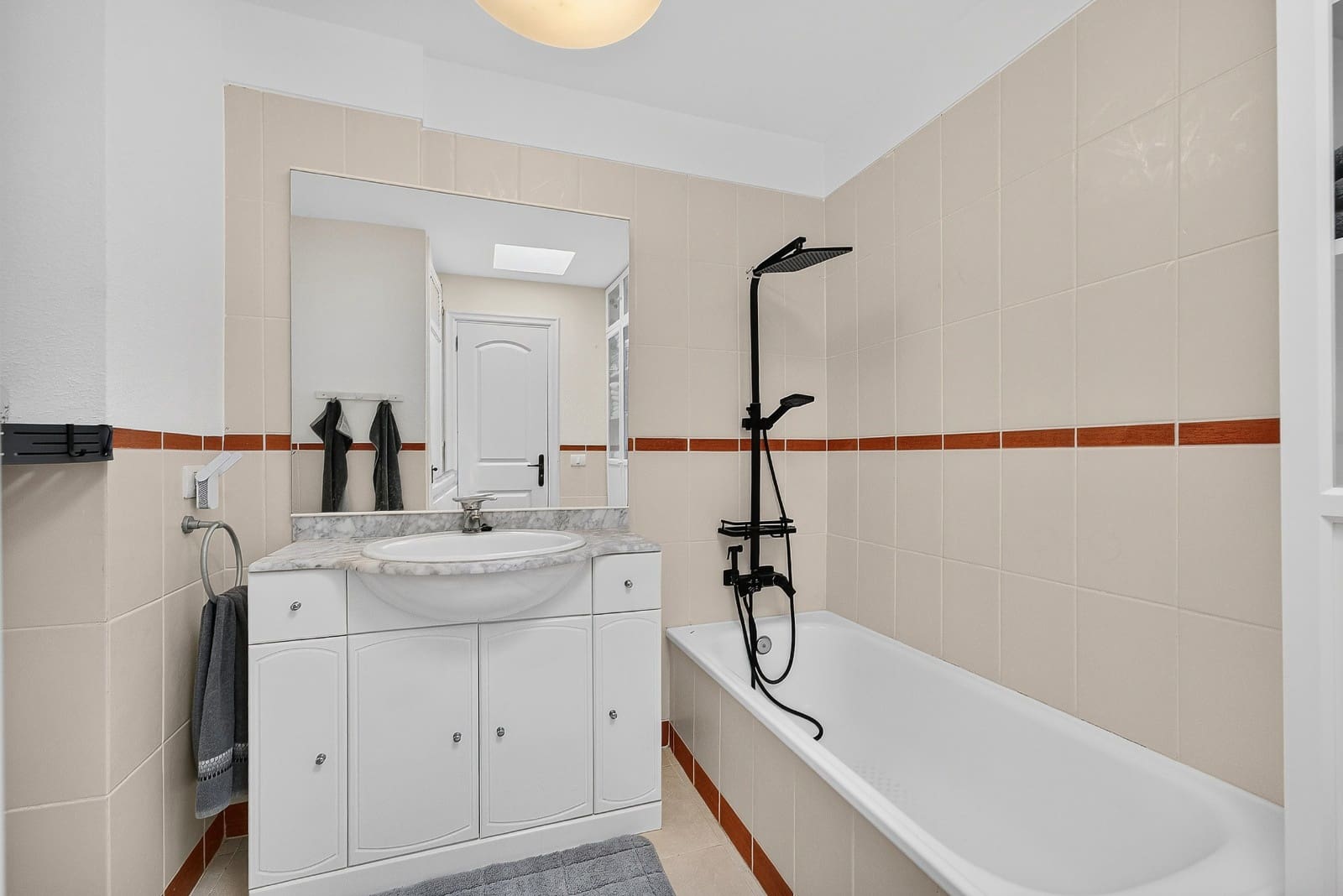 1 sovrum Lägenhet till salu i Chayofa med pool garage - 298 000 € (Ref: 10084951)