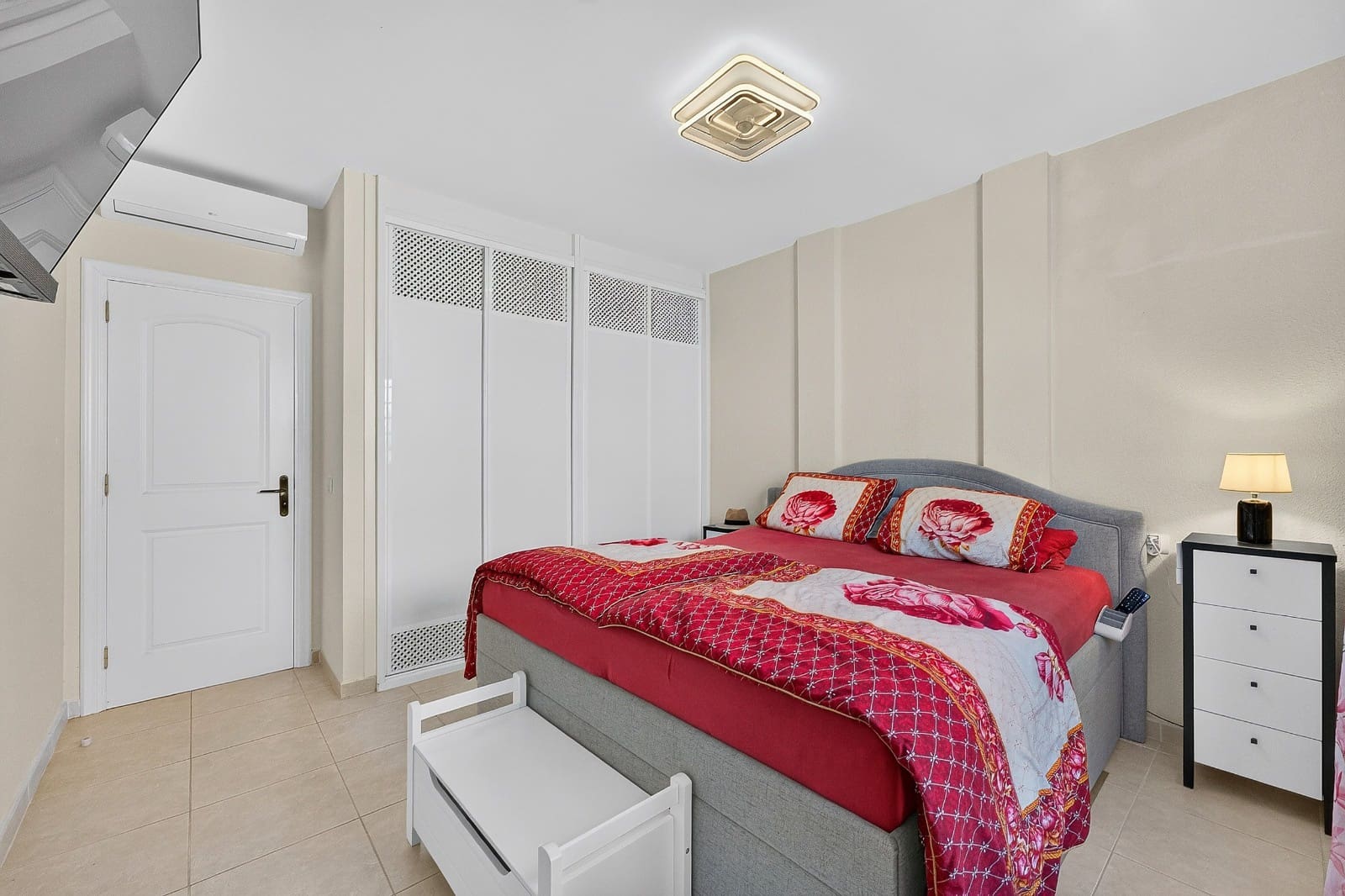 1 sovrum Lägenhet till salu i Chayofa med pool garage - 298 000 € (Ref: 10084951)