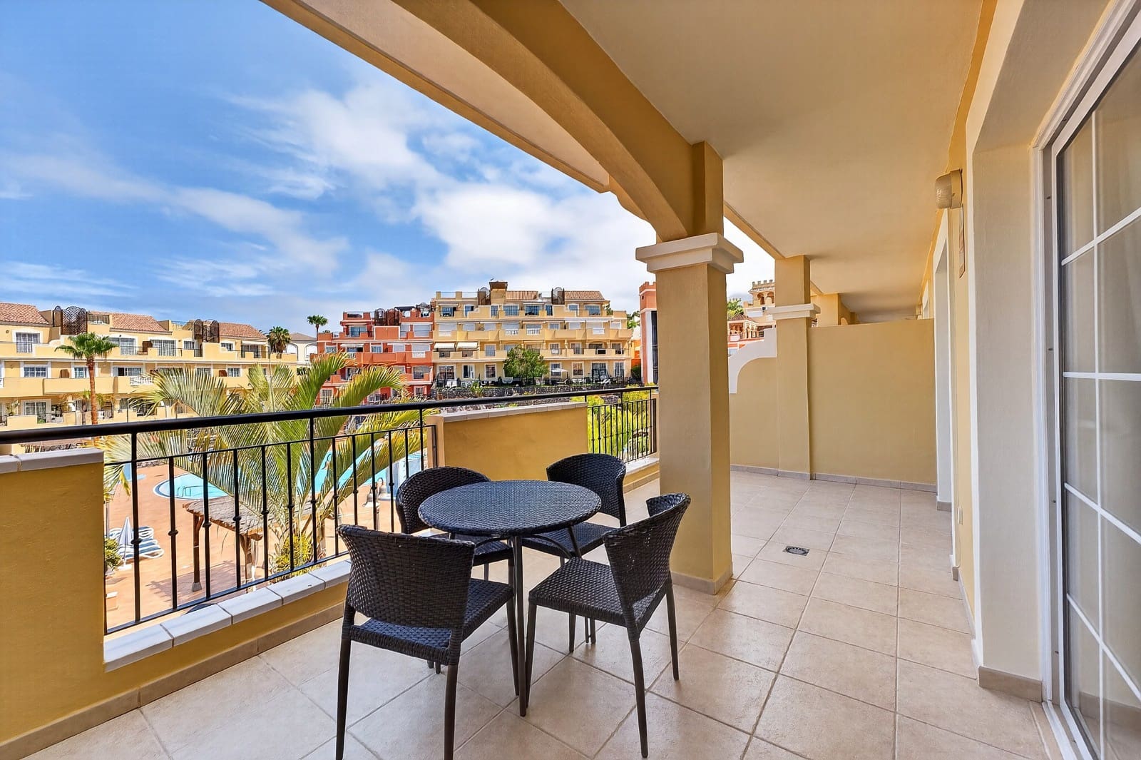 1 sovrum Lägenhet till salu i Los Cristianos med pool - 299 000 € (Ref: 10085215)