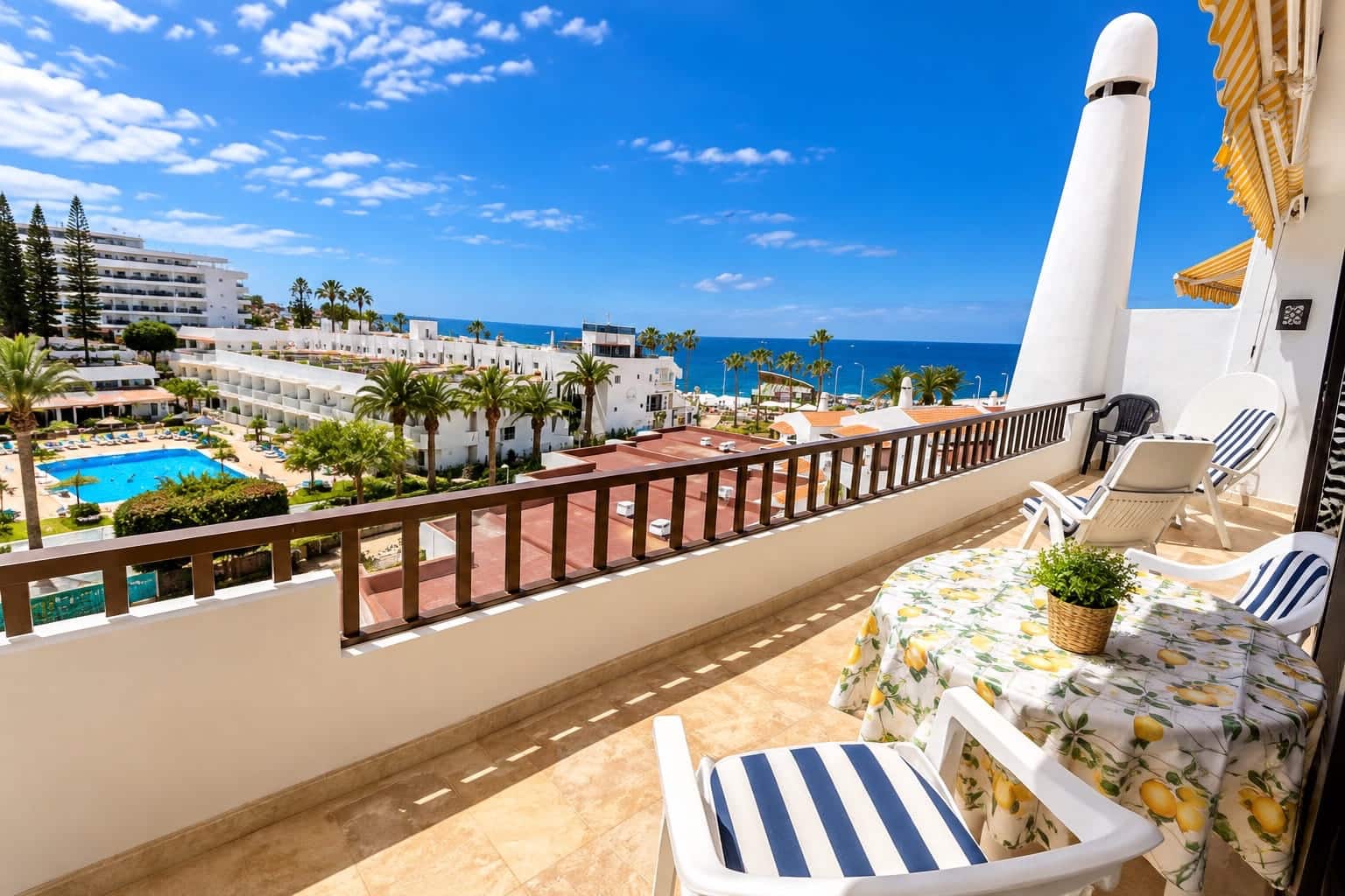 3 quarto Bungalow para venda em Costa Adeje com piscina - 899 000 € (Ref: 10100878)