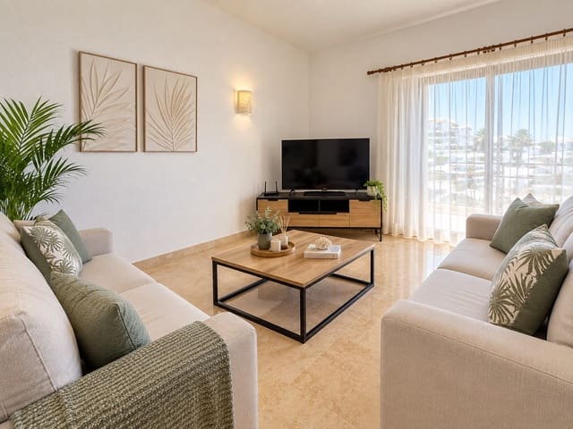 3 quarto Bungalow para venda em San Eugenio Bajo, Adeje com piscina - 899 000 € (Ref: 10100878)