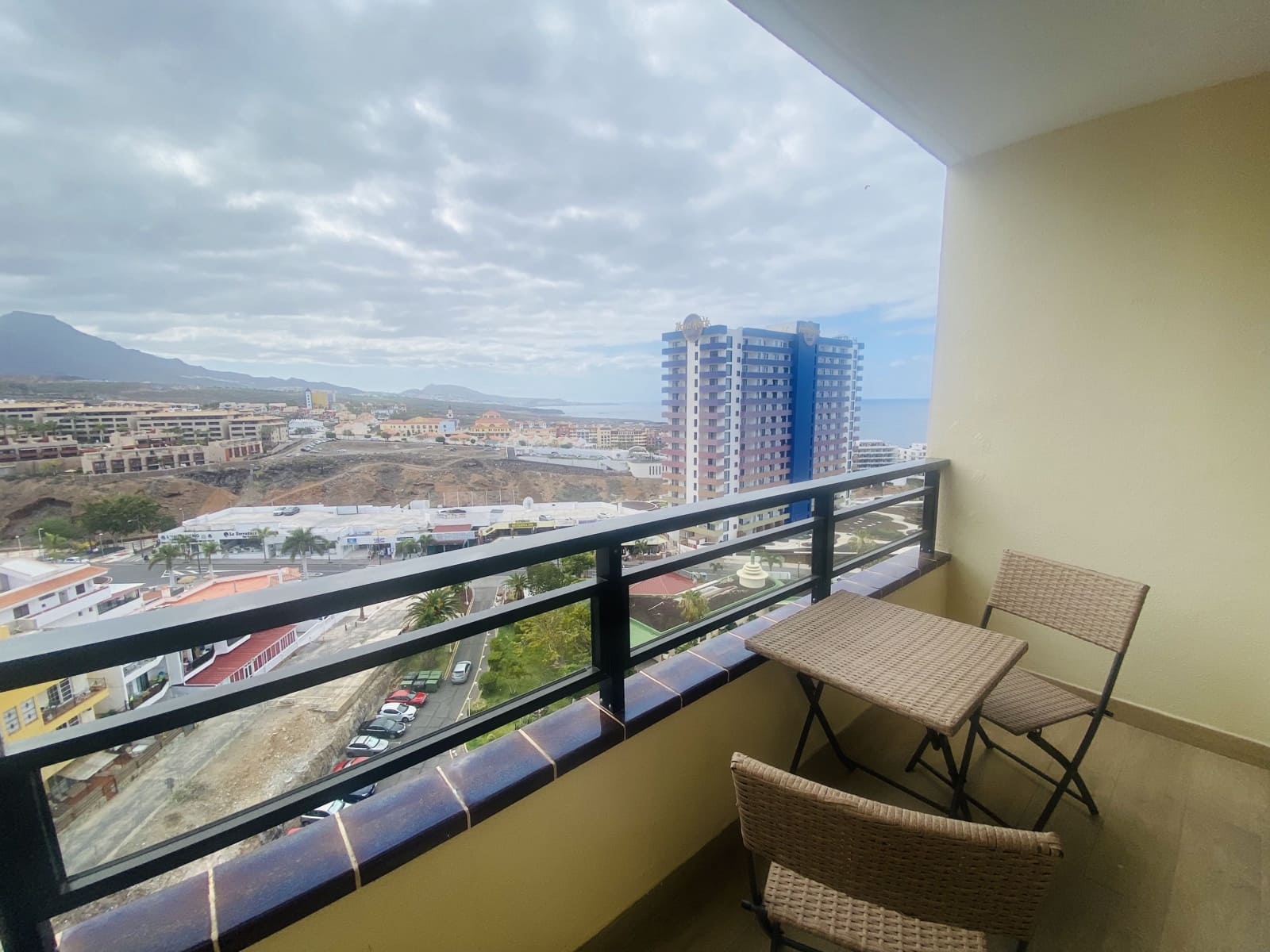 1 soveværelse Lejlighed til salg i Adeje med swimmingpool garage - € 260.000 (Ref: 8948095)