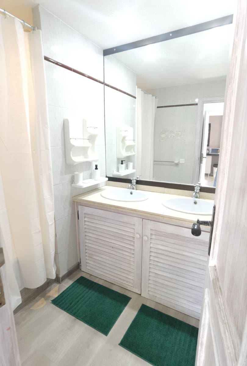 2 soveværelse Lejlighed til salg i Playa Paraiso med swimmingpool garage - € 295.000 (Ref: 8960551)