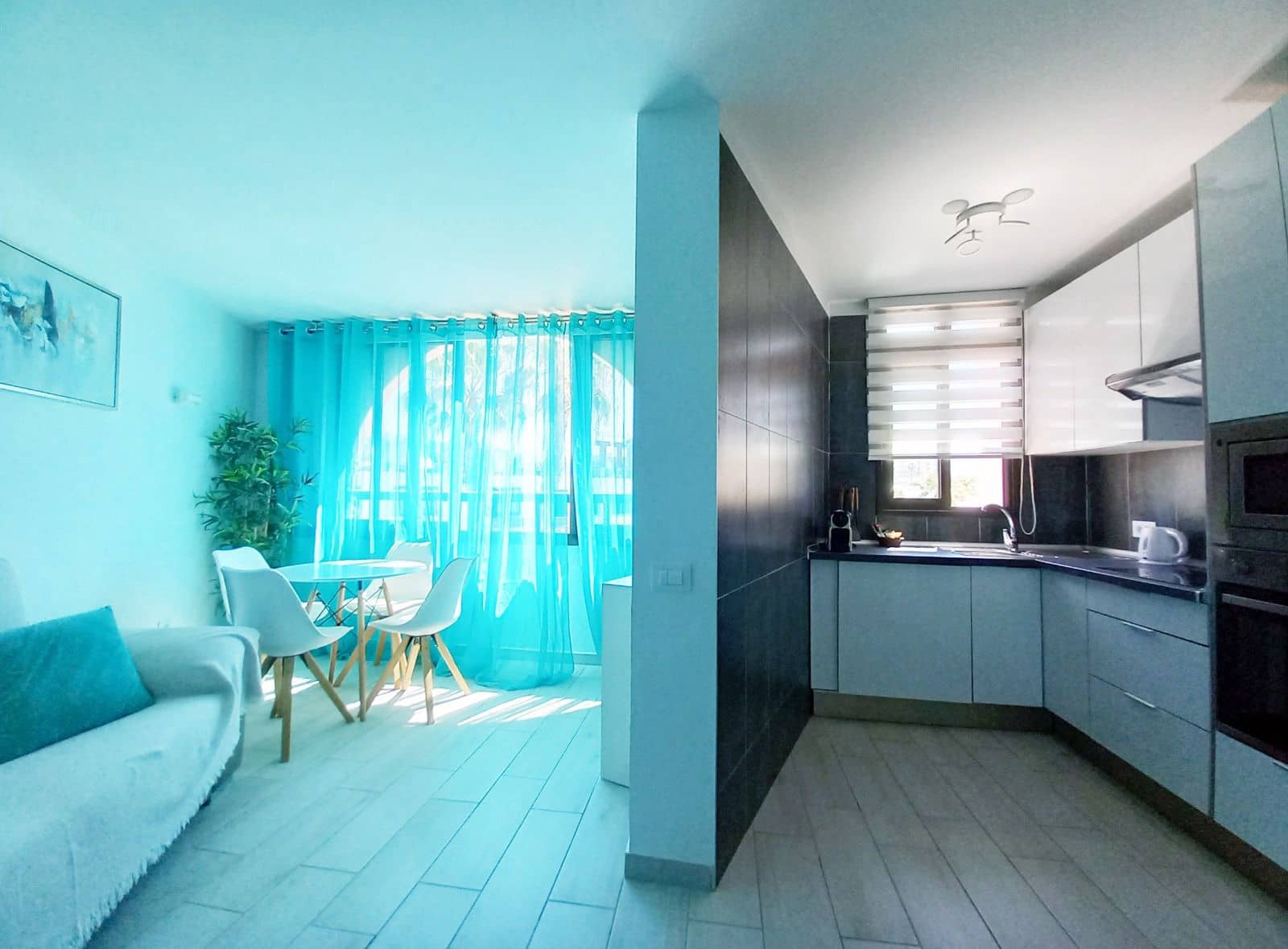 Lejlighed til salg i Playa de las Americas med swimmingpool - € 299.000 (Ref: 9146338)