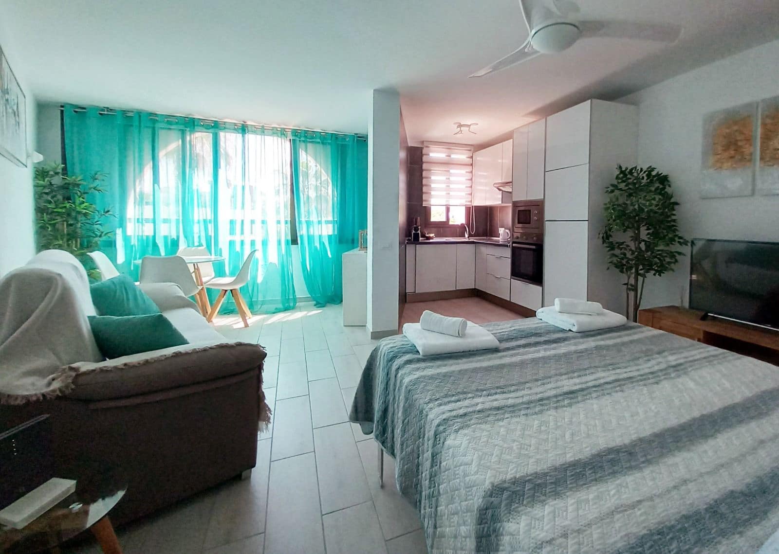 Lejlighed til salg i Playa de las Americas med swimmingpool - € 299.000 (Ref: 9146338)