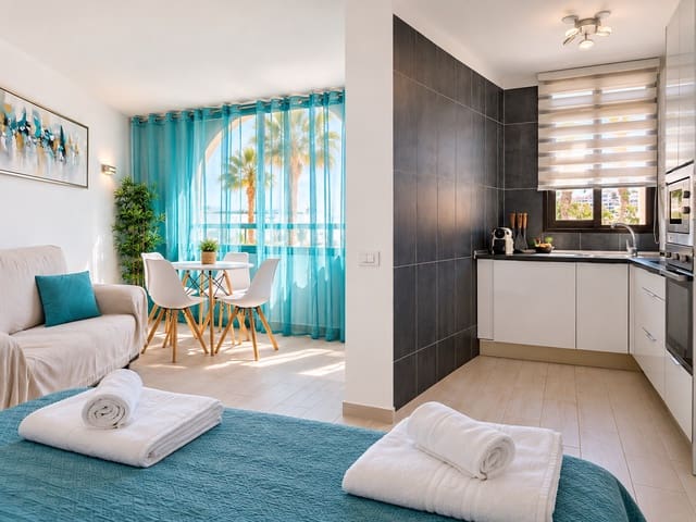 Apartment for sale in Playa de las Americas, Arona with pool - € 299,000 (Ref: 9146338)
