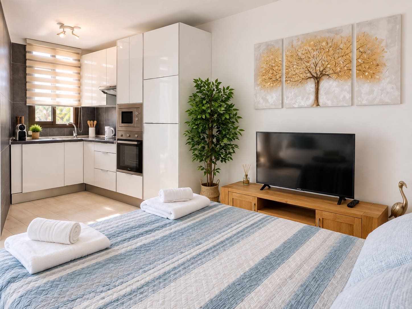 Apartamento en Playa de las Americas en venta con piscina - 299.000 € (Ref: 9146338)