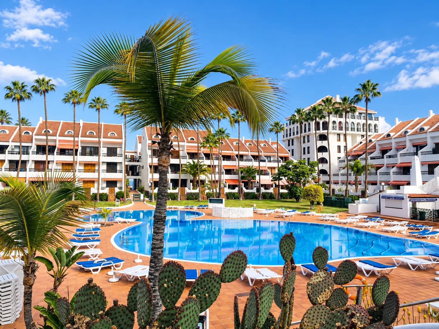 Apartamento en Playa de las Americas en venta con piscina - 299.000 € (Ref: 9146338)