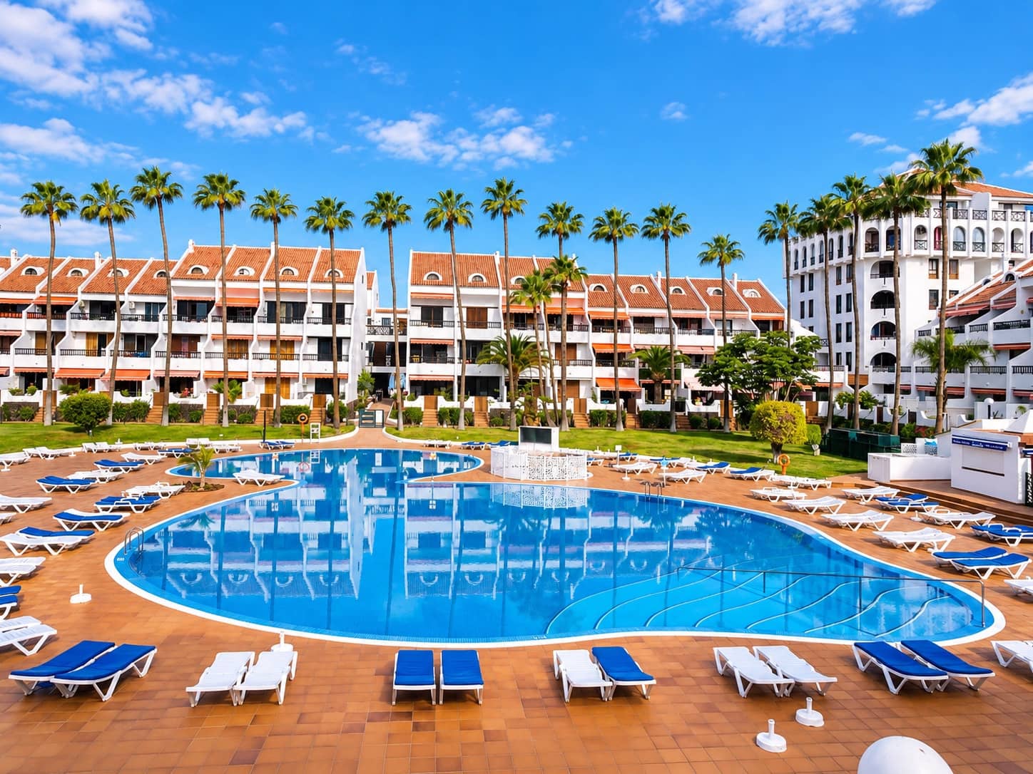 Apartamento en Playa de las Americas en venta con piscina - 299.000 € (Ref: 9146338)