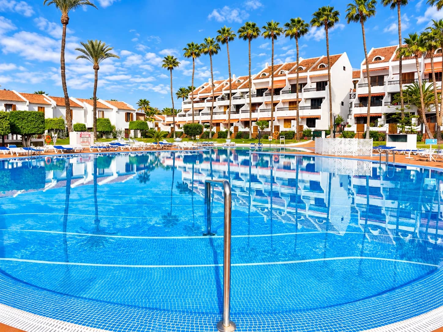 Apartamento en Playa de las Americas en venta con piscina - 299.000 € (Ref: 9146338)