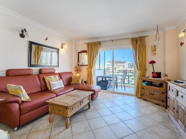 1 makuuhuone Huoneisto myytävänä paikassa Los Cristianos mukana uima-altaan - 348 000 € (Ref: 9426573)