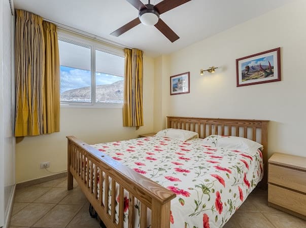 1 makuuhuone Huoneisto myytävänä paikassa Los Cristianos mukana uima-altaan - 348 000 € (Ref: 9426573)