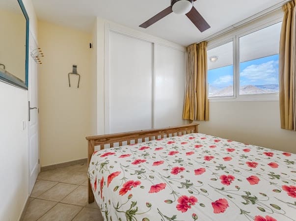 1 makuuhuone Huoneisto myytävänä paikassa Los Cristianos mukana uima-altaan - 348 000 € (Ref: 9426573)