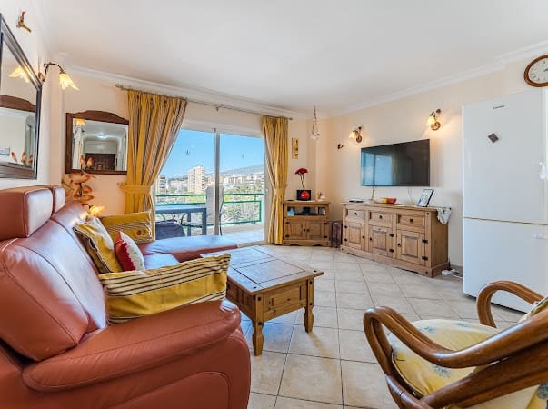 1 soveværelse Lejlighed til salg i Los Cristianos, Arona med swimmingpool - € 348.000 (Ref: 9426573)