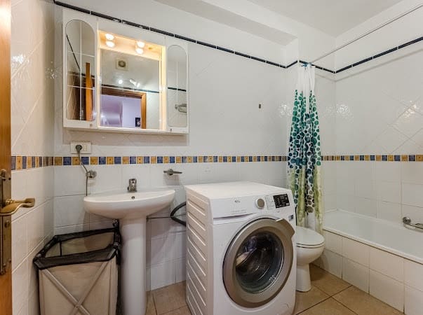 2 makuuhuone Huoneisto myytävänä paikassa Los Cristianos mukana uima-altaan - 339 000 € (Ref: 9426576)