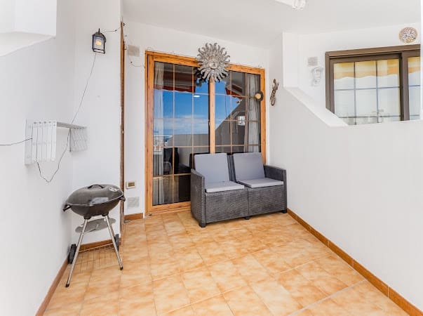 2 makuuhuone Huoneisto myytävänä paikassa Los Cristianos, Arona mukana uima-altaan - 339 000 € (Ref: 9426576)