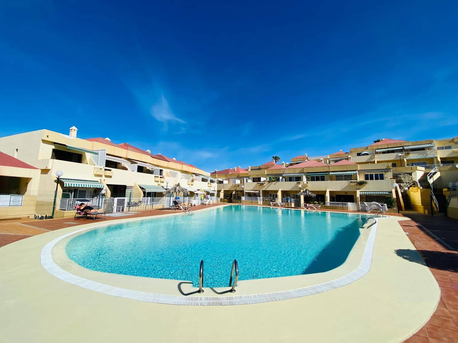 1 chambre Appartement à vendre à Costa Adeje avec piscine - 320 000 € (Ref: 9581226)