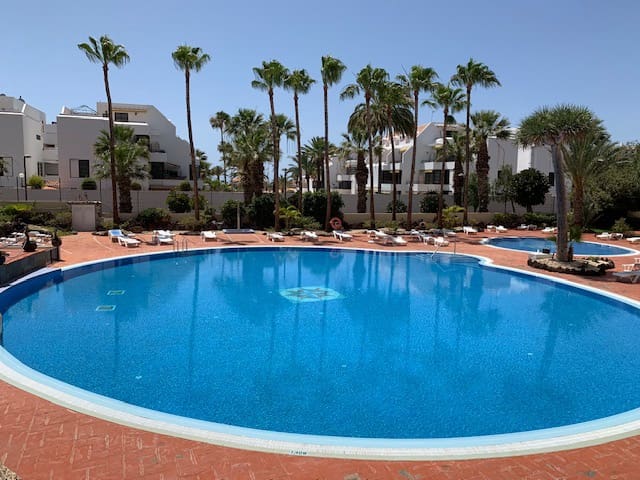 1 bedroom Apartment for sale in Playa de las Americas with pool garage - € 320,000 (Ref: 9712416)