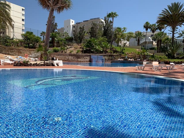1 bedroom Apartment for sale in Playa de las Americas with pool garage - € 320,000 (Ref: 9712416)