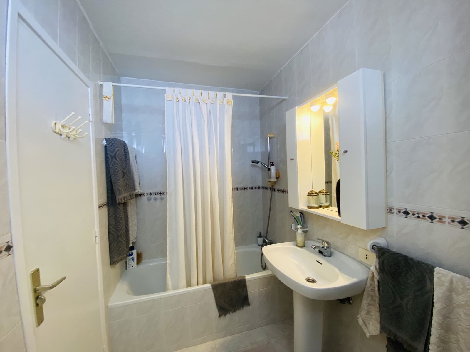 1 bedroom Apartment for sale in Playa de las Americas with pool garage - € 320,000 (Ref: 9712416)