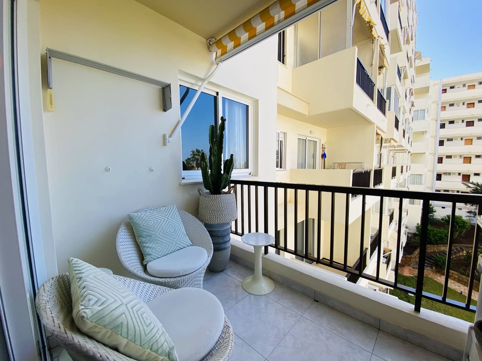 1 bedroom Apartment for sale in Playa de las Americas with pool garage - € 320,000 (Ref: 9712416)