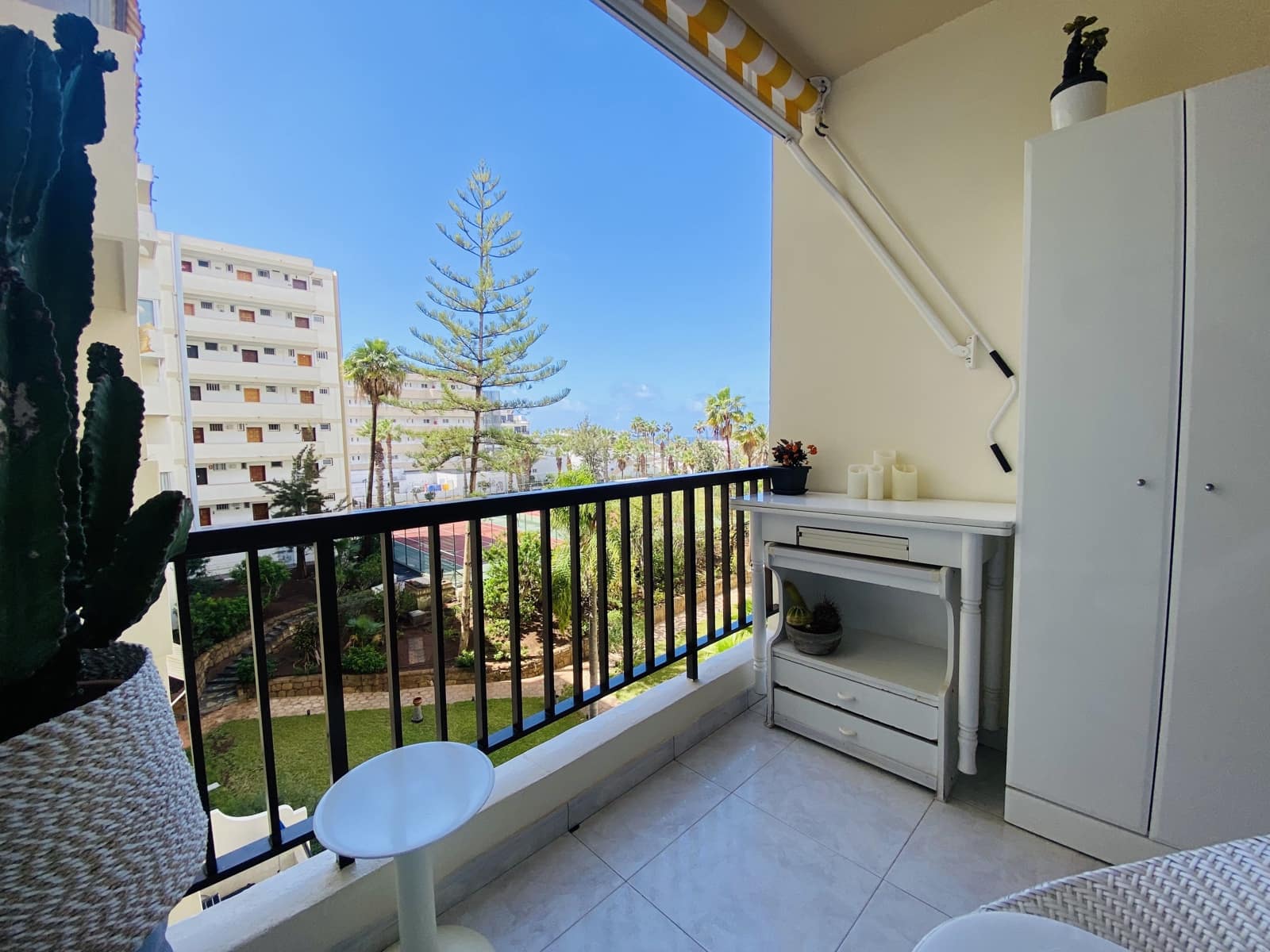 1 bedroom Apartment for sale in Playa de las Americas with pool garage - € 320,000 (Ref: 9712416)