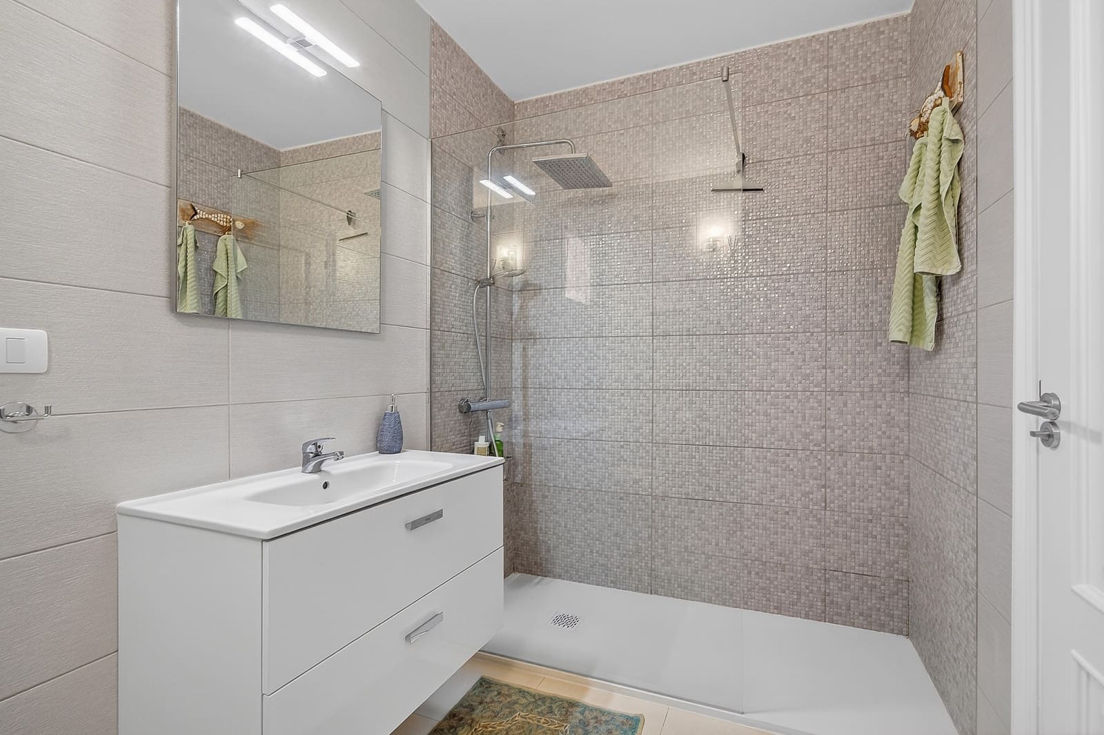 2 chambre Appartement à vendre à Costa Adeje avec piscine garage - 460 000 € (Ref: 9823639)