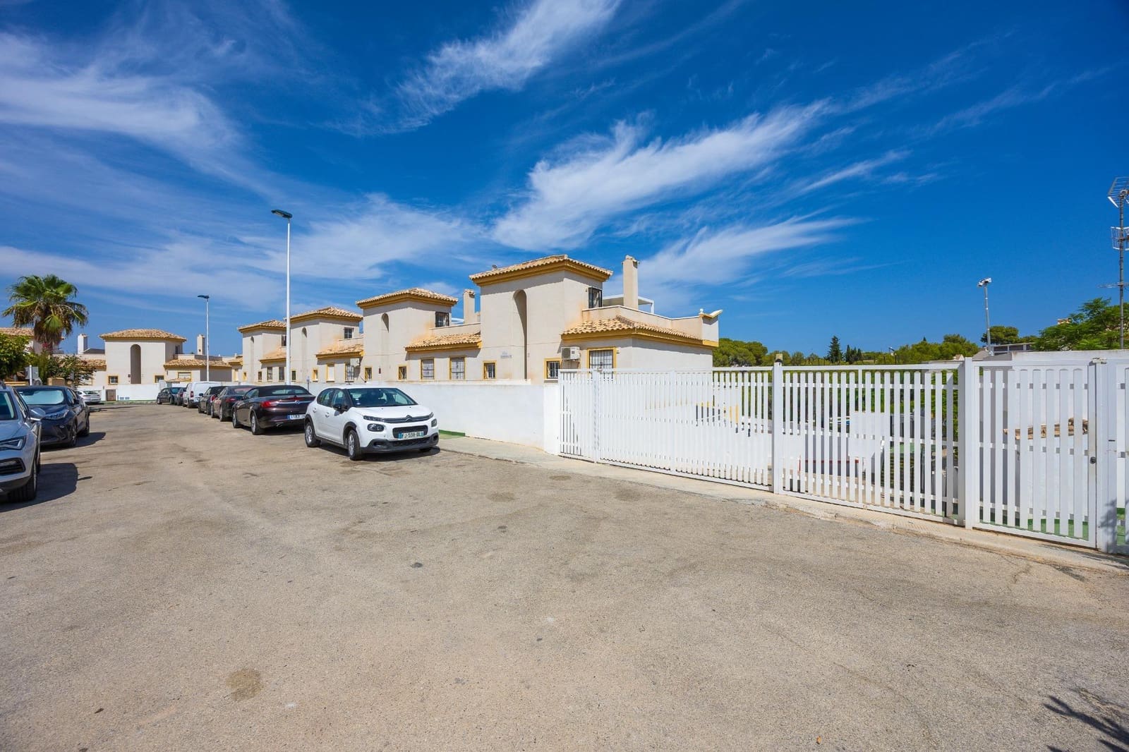2 bedroom Bungalow for sale in Los Balcones with pool garage - € 159,900 (Ref: 10161644)