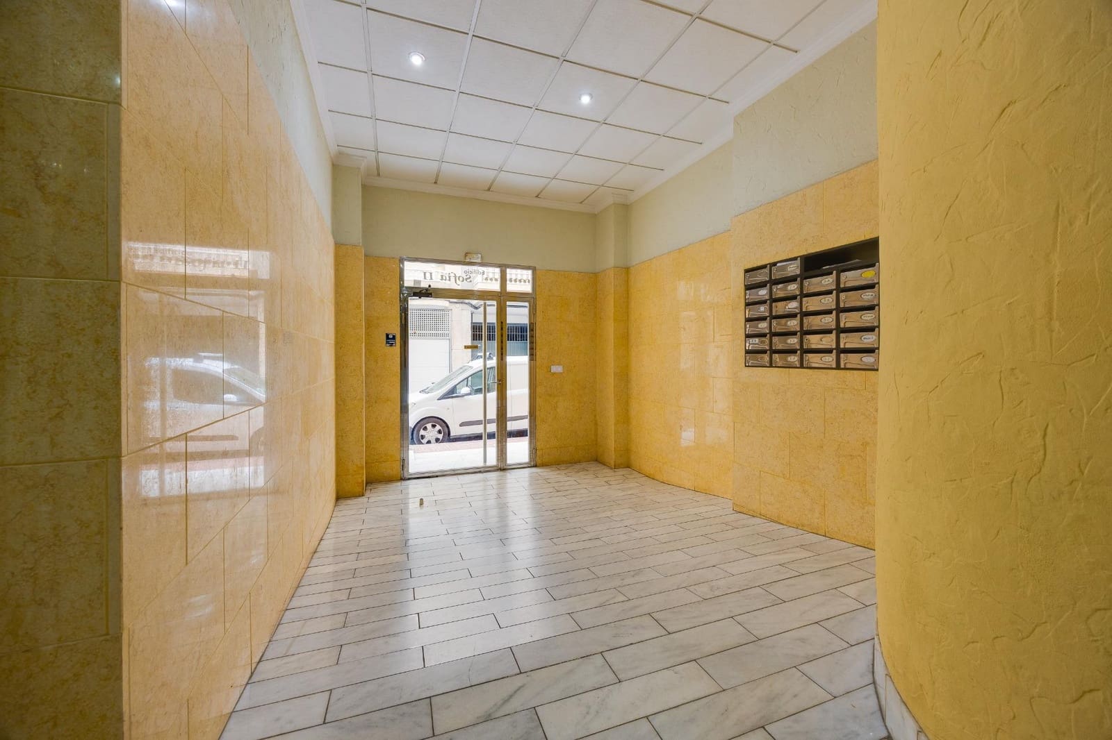2 bedroom Apartment for sale in Torrevieja with garage - € 151,500 (Ref: 10161665)
