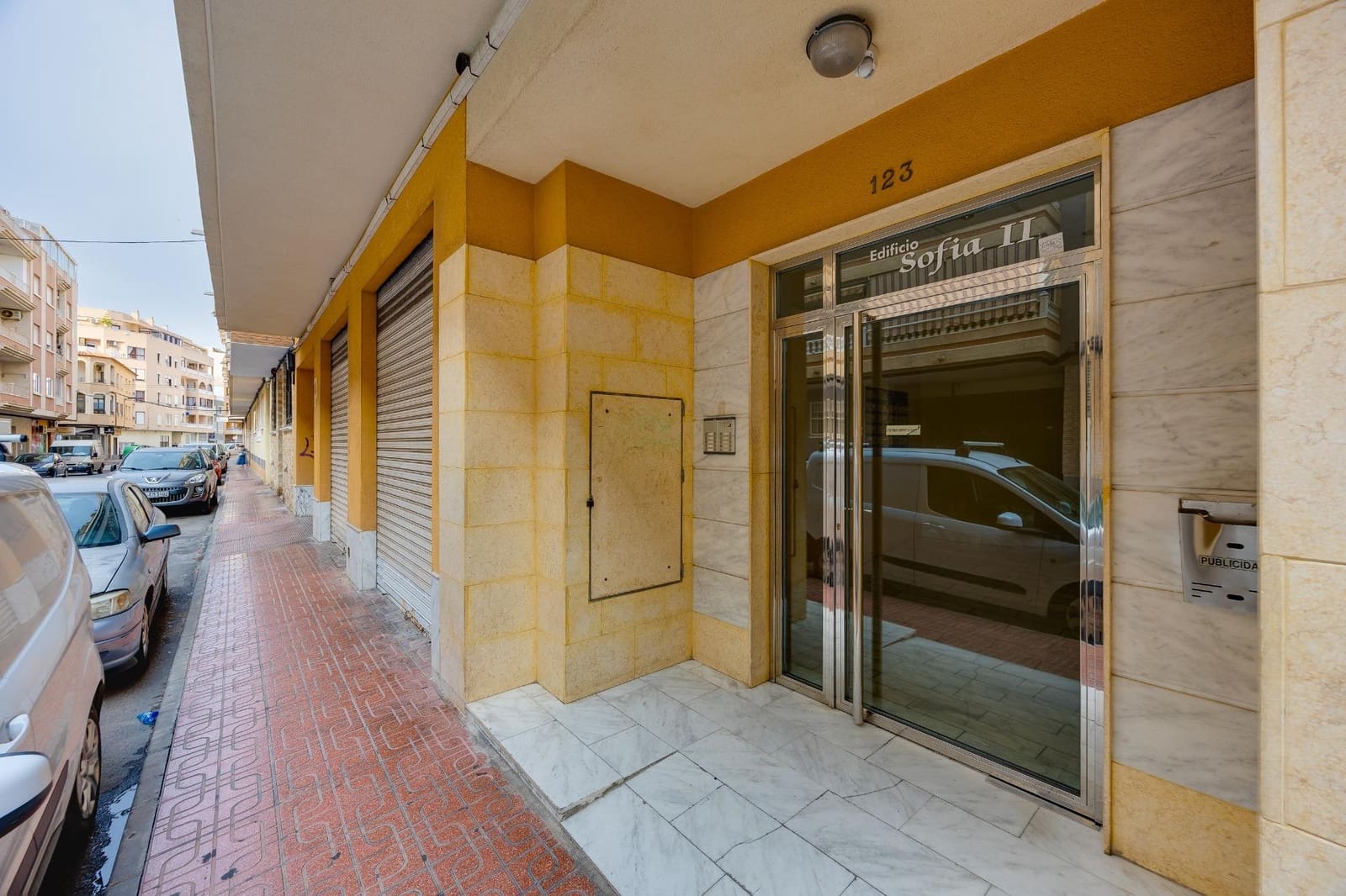 2 bedroom Apartment for sale in Torrevieja with garage - € 151,500 (Ref: 10161665)