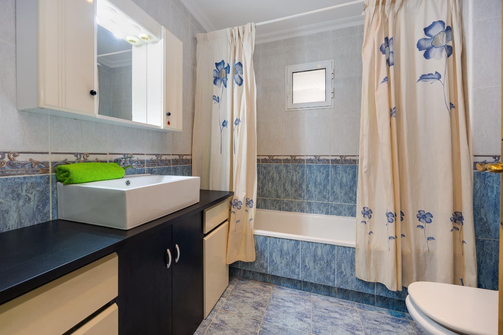 2 bedroom Apartment for sale in Torrevieja with garage - € 151,500 (Ref: 10161665)